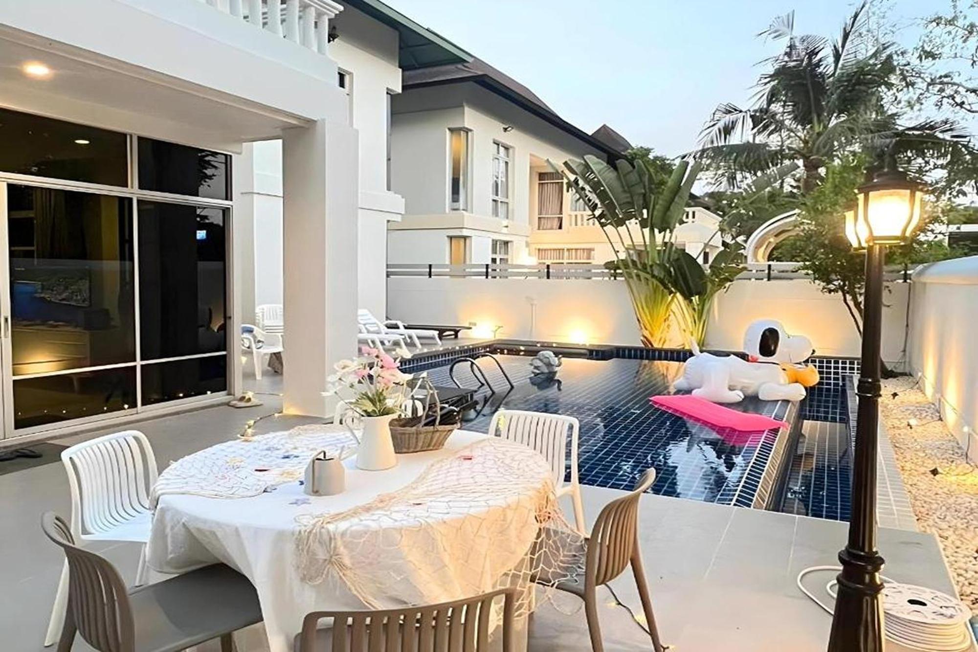 Bm Pool Pattaya * Na Chom Thian