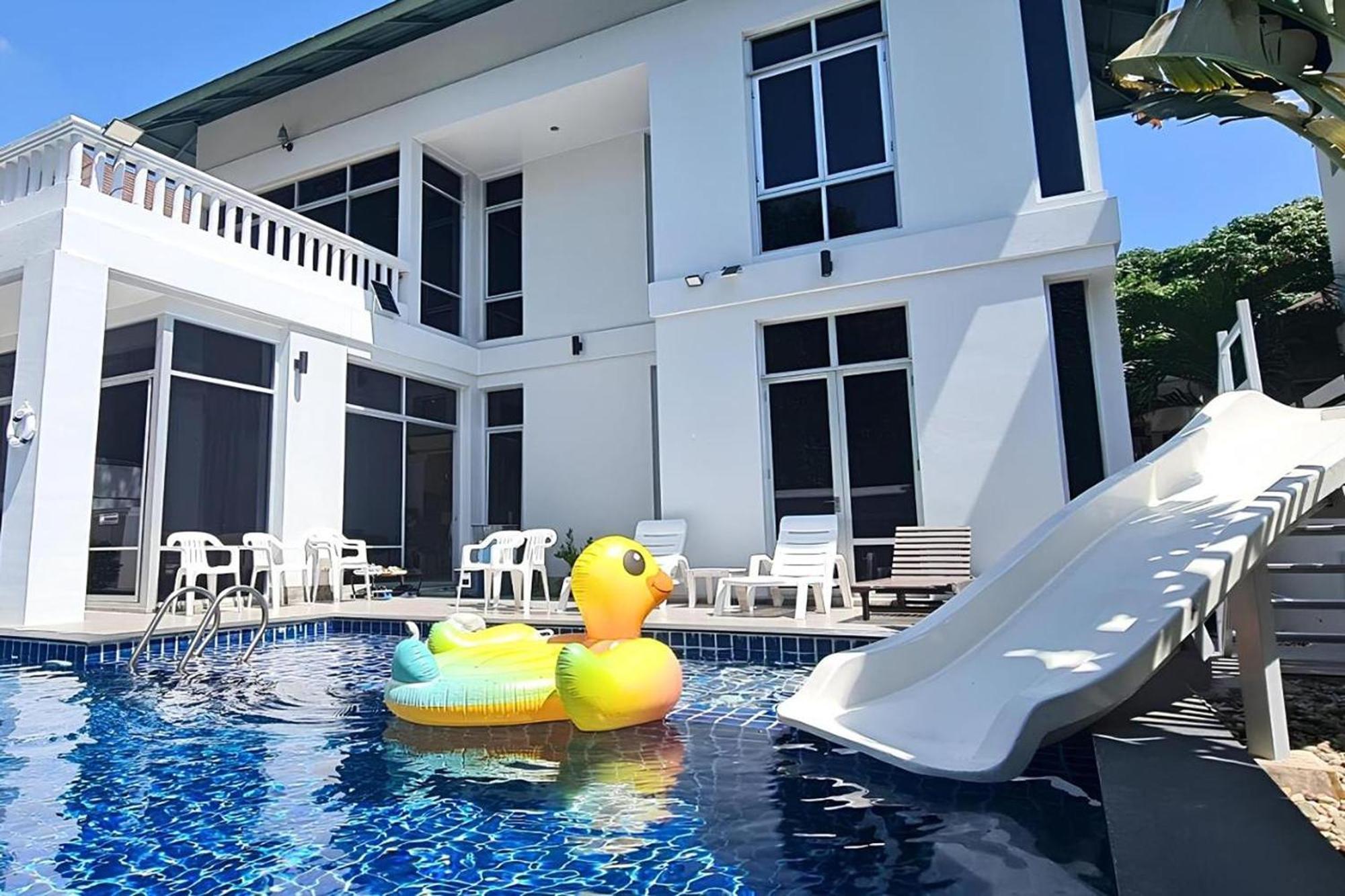 Bm Pool Pattaya Villa